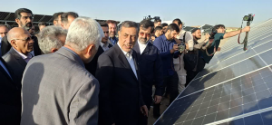 افتتاح نیروگاه خورشیدی ۱۰ مگاواتی قم